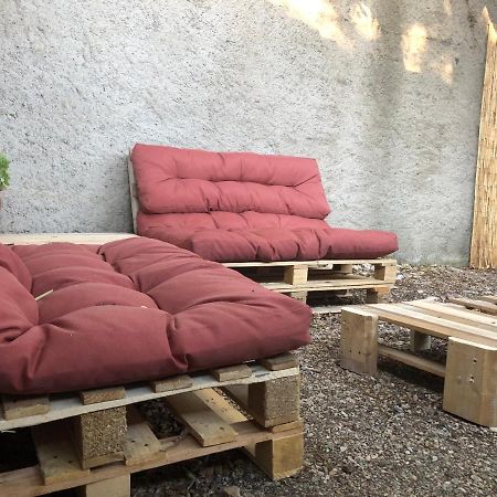 Maisonnette Independante Avec Jardin/Patio Ним Экстерьер фото
