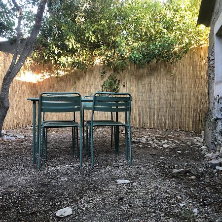 Maisonnette Independante Avec Jardin/Patio Ним Экстерьер фото