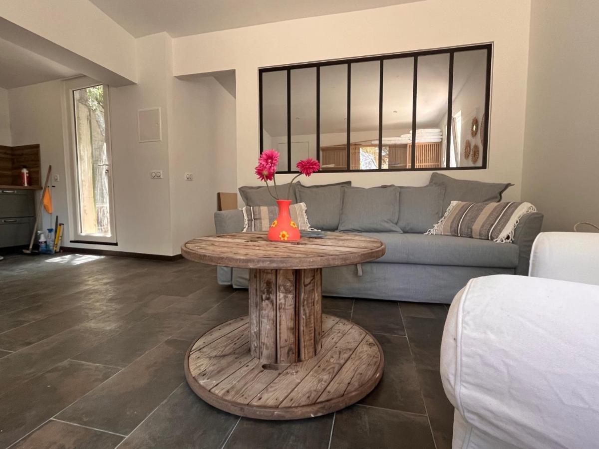 Maisonnette Independante Avec Jardin/Patio Ним Экстерьер фото